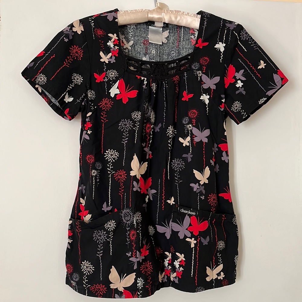 Cherokee Scrub Top